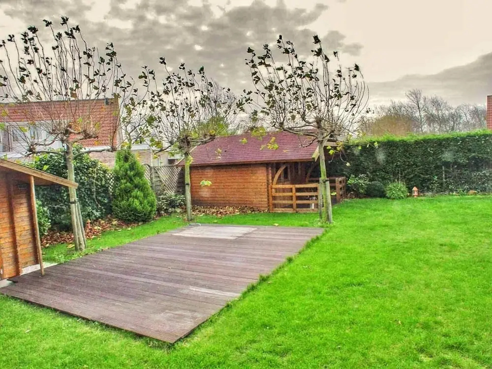 Spacious Stay Near the Sea