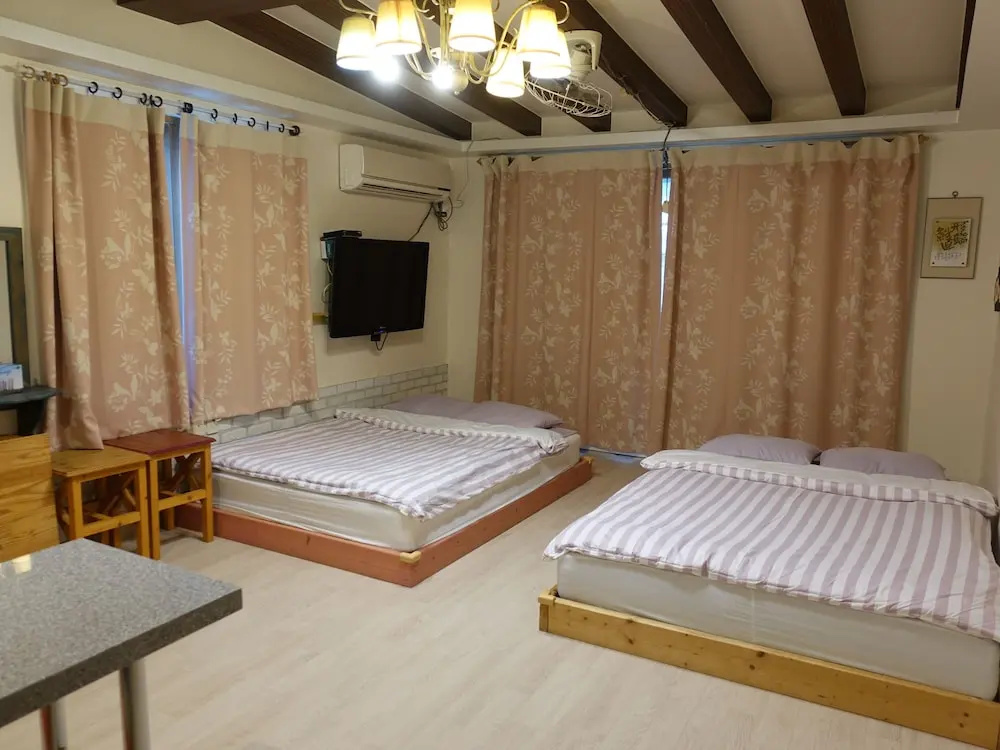 Standard Quadruple Family room