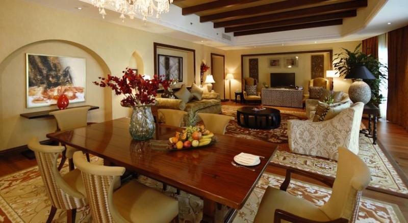 Anantara Desert Islands Resort & Spa