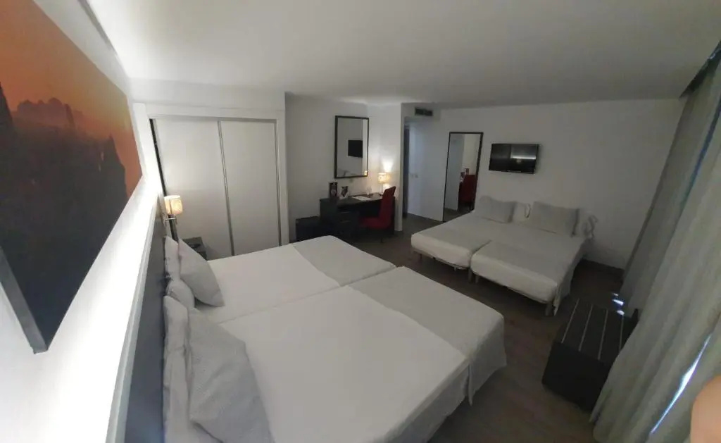 Standard Quadruple room with balcony