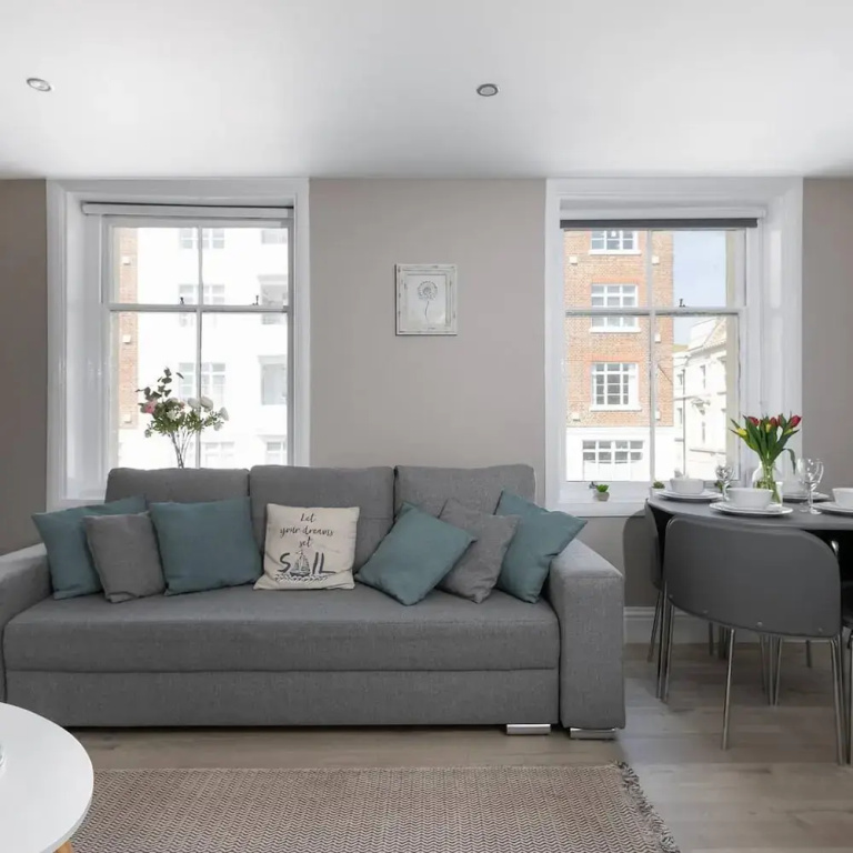 Comfy 5 Location Few Steps From BA I360