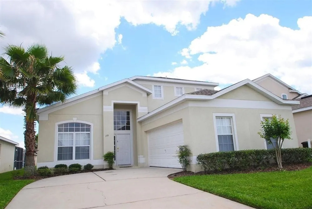 179EV South View 5 Br villa by RedAwning