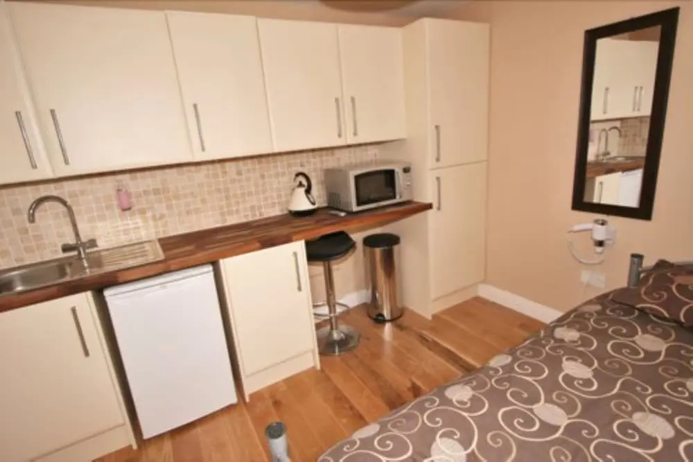 Central Studios Gloucester Road by Rooms Booked - Free Parking - Chambres