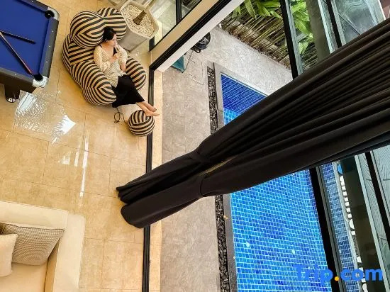 189/7bangkok 6 bedrooms private pool villa，1000square summer villa