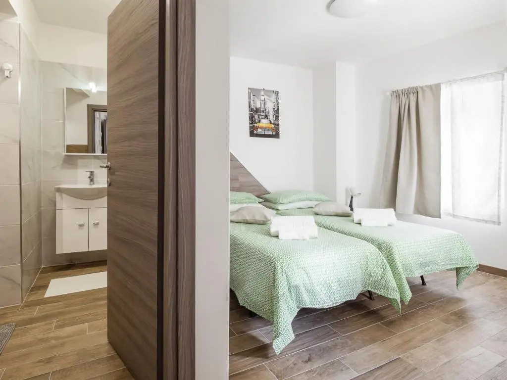 Standard Double room (full double bed)