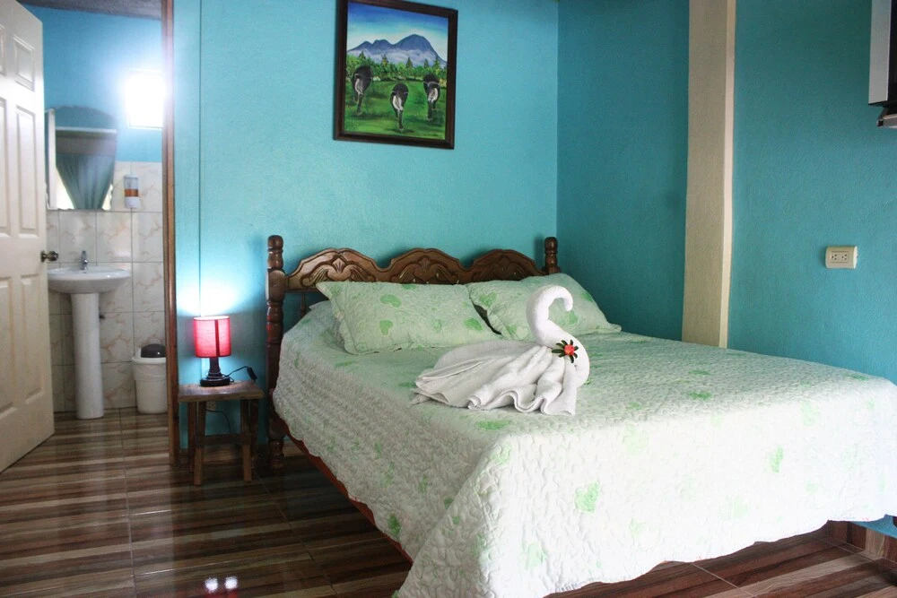 Cabinas Cascada Rio Celeste