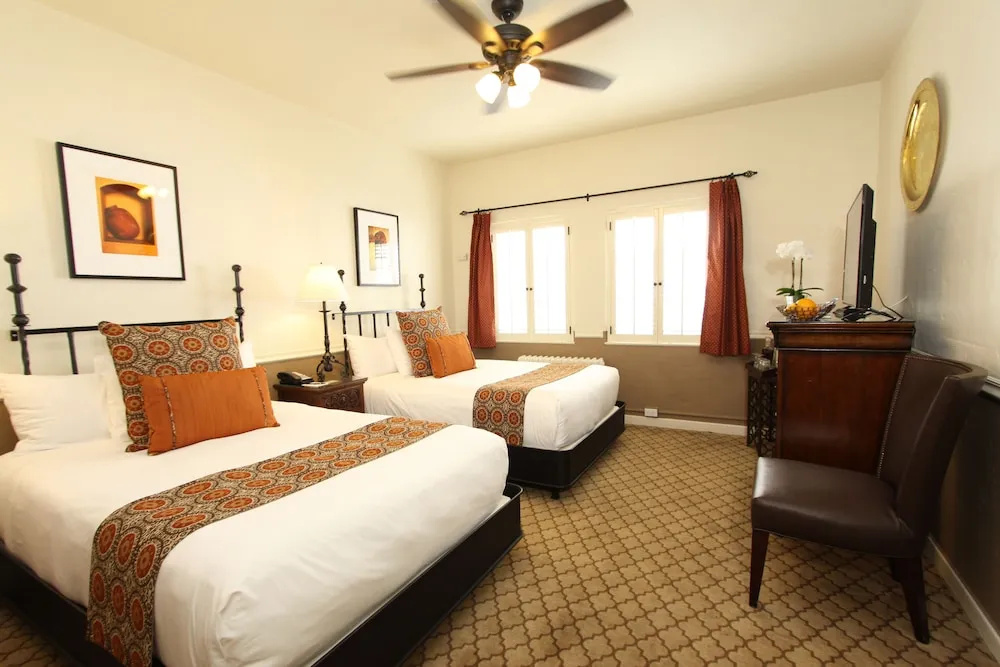 Cypress Inn - Chambres