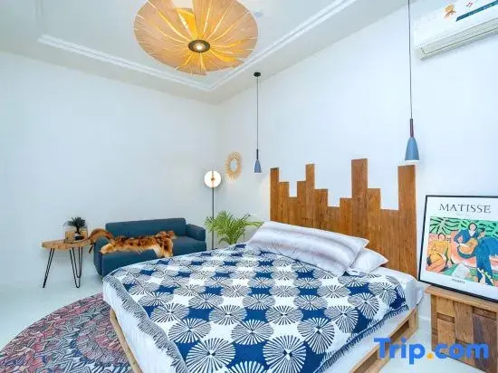 6 Bedrooms Suite