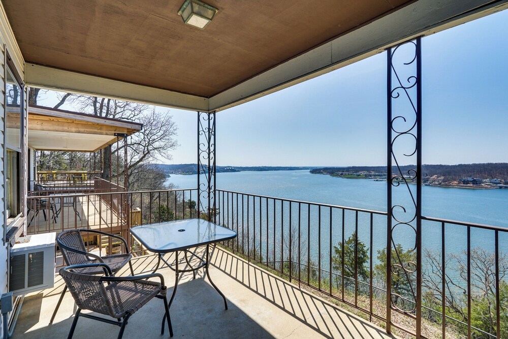 Main Channel View! Cozy Studio on Bagnell Dam Blvd