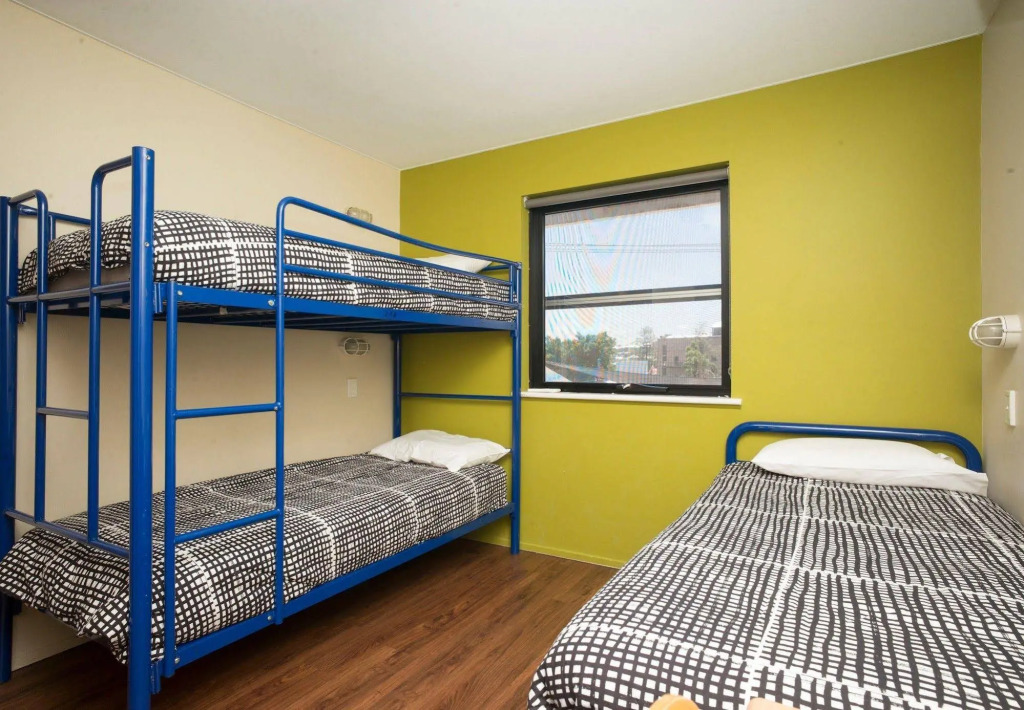 YHA Brisbane City by null