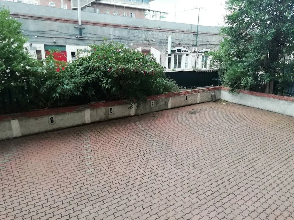 Appartamento a Invrea Posto Auto Incluso