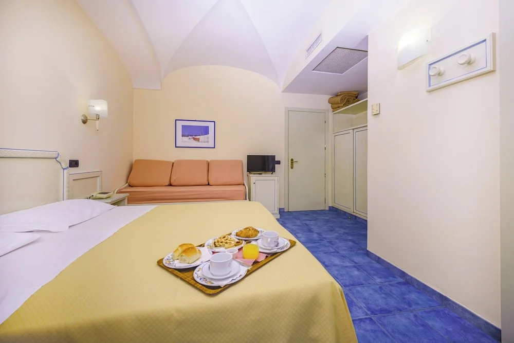 Economy Double room (full double bed)
