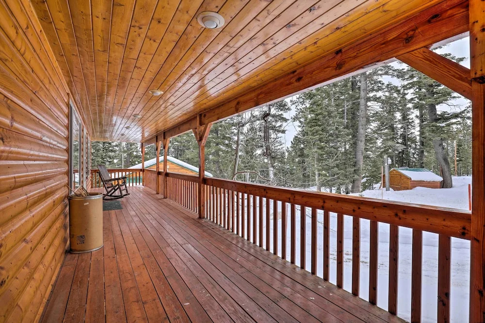 Bright & Cozy Duck Creek Cabin w/ Grill & Fire Pit