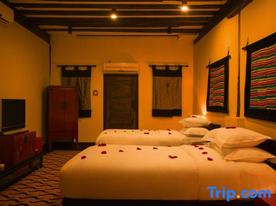 2 Bedrooms Duplex Villa