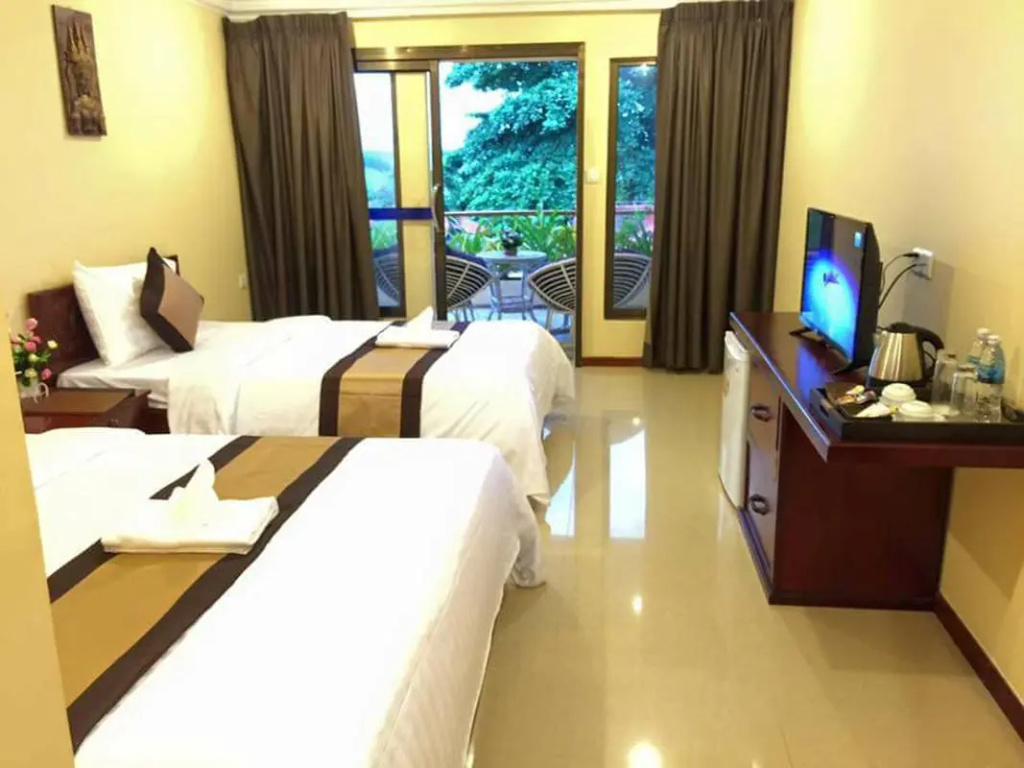 Deluxe Double room with balcony and with sea view (full double bed)