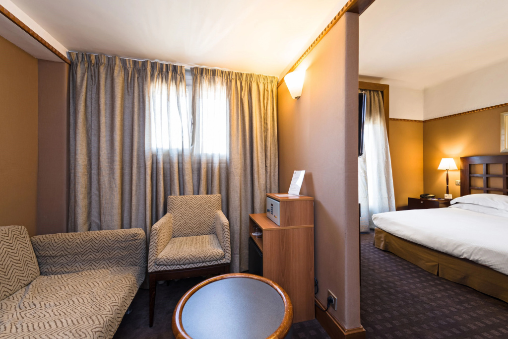 Отель Hôtel Mercedes в Париже