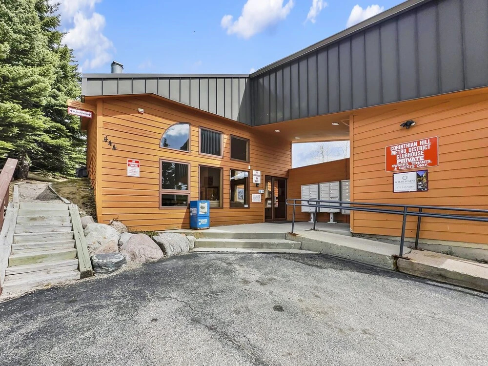 75 Corinthian 3br 3ba Spacious Layout, Private Garage. 3 Bedroom Townhouse by RedAwning