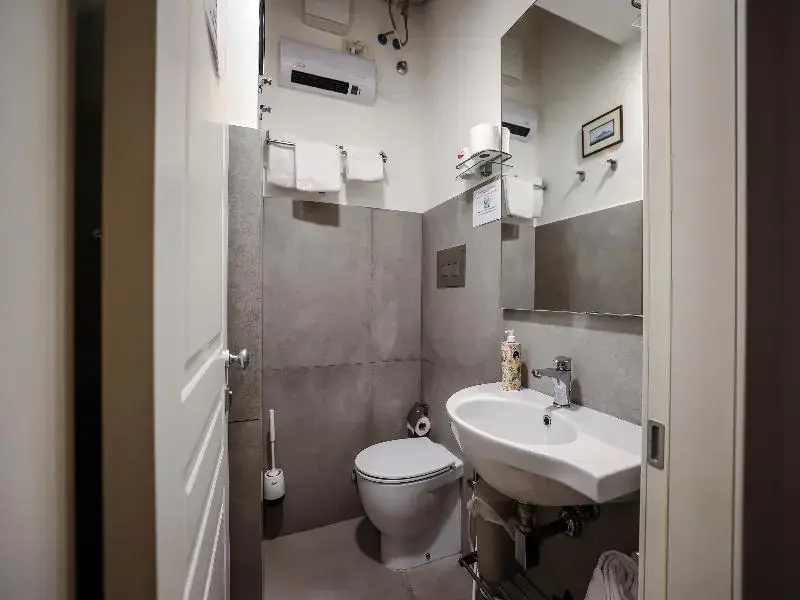 Economy room
