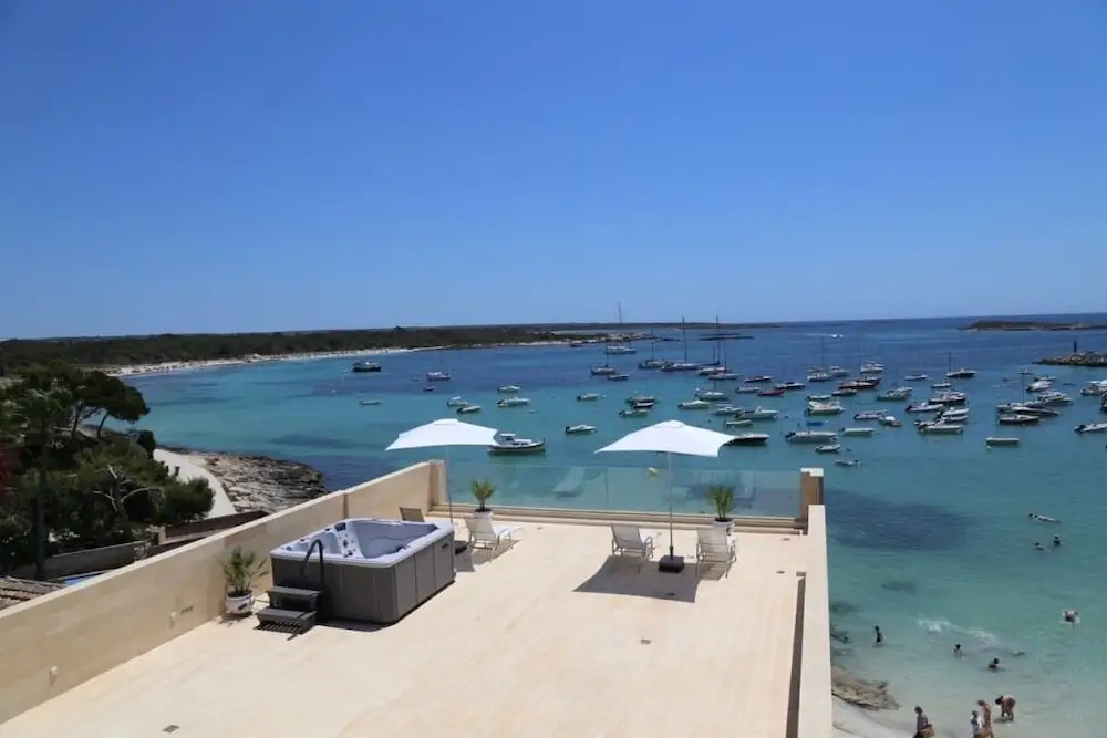 Beach & Waterfront