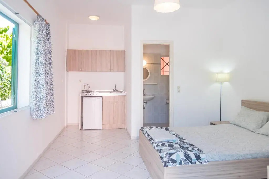 Standard Double room with garden view (full double bed)