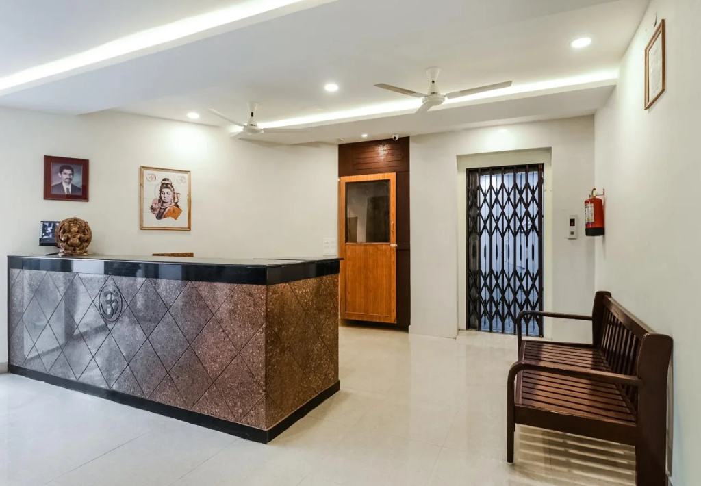 Lobby & Reception