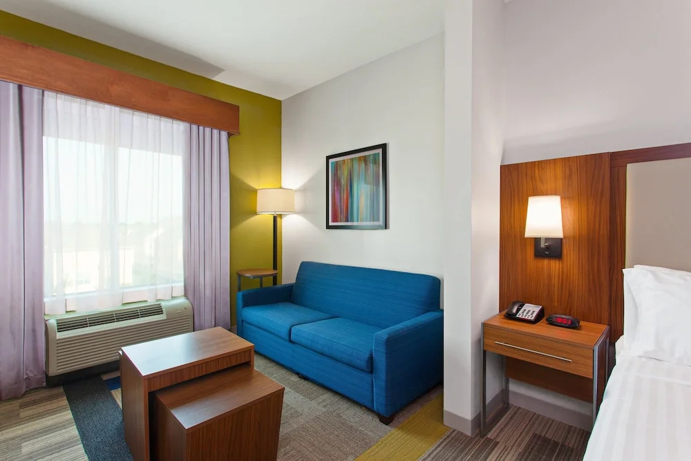 Double Suite (full double bed)