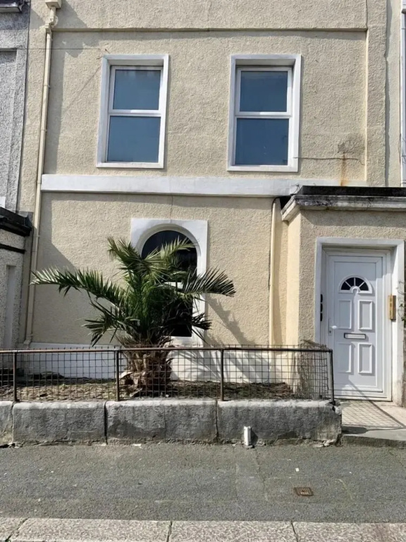 Central Plymouth Apartment