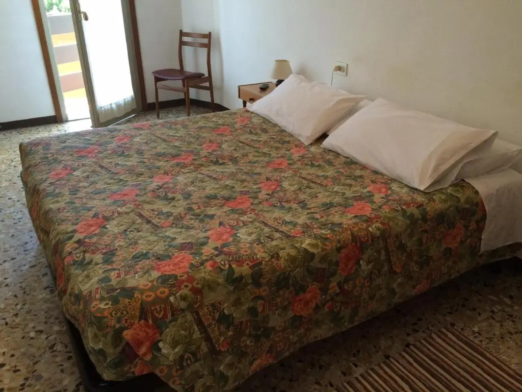 Standard Double room with balcony (full double bed)