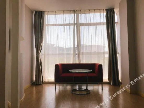 Business Double room (full double bed)