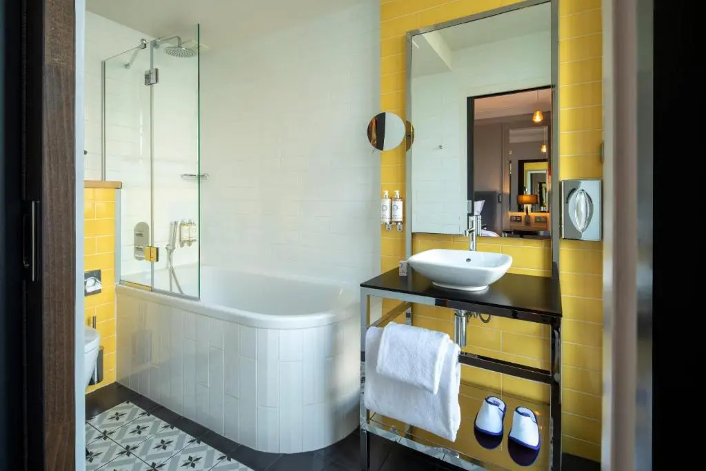 Hôtel Les Matins de Paris & Spa 51