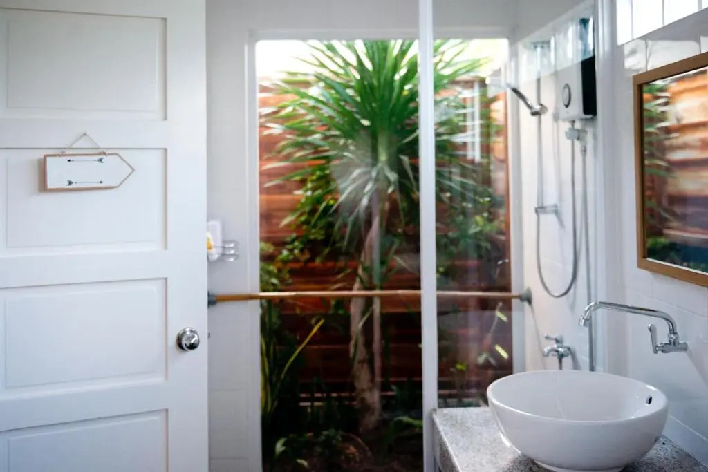 Deluxe Double room (full double bed)