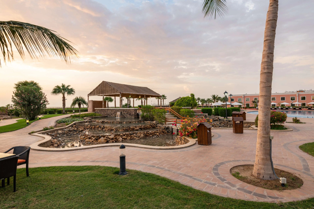 Beach & Waterfront
