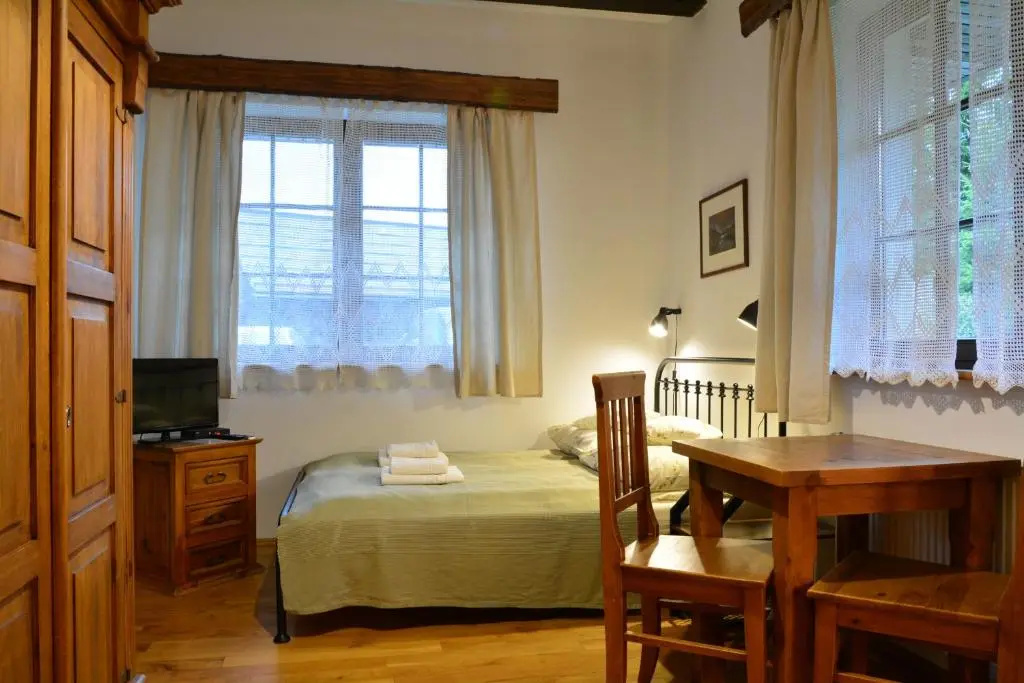 Economy room