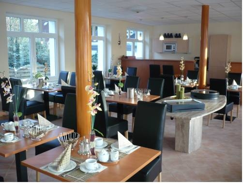 Fricks Hotel & Restaurant - фото 9