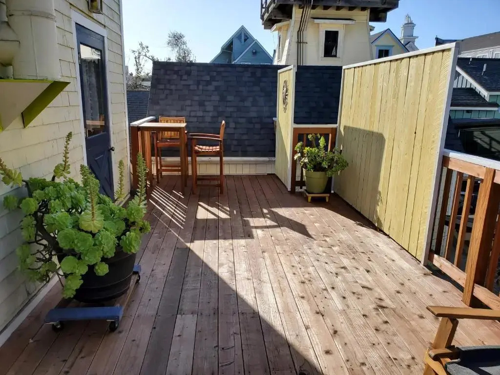 Standard Double room with balcony (full double bed)
