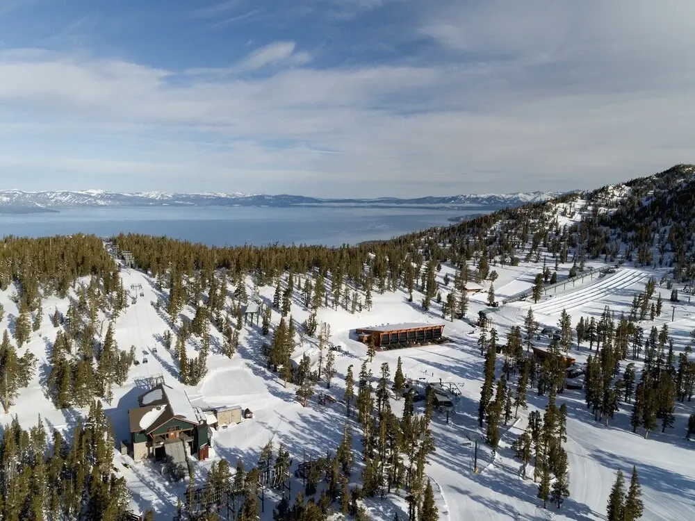 3br Luxury Â steps To Heavenly Gondola & Village 3 Bedroom Condo by RedAwning