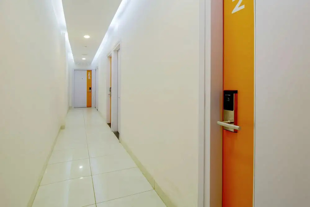 Lobby & Reception