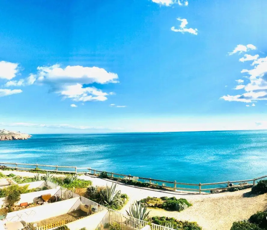 Afficher la photo 8 — Nouvelle annonce : Appartement rénové de 66m2 pleine vue mer!