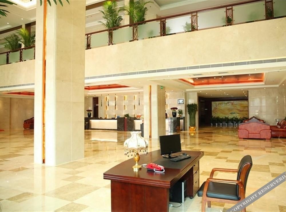Lobby & Reception