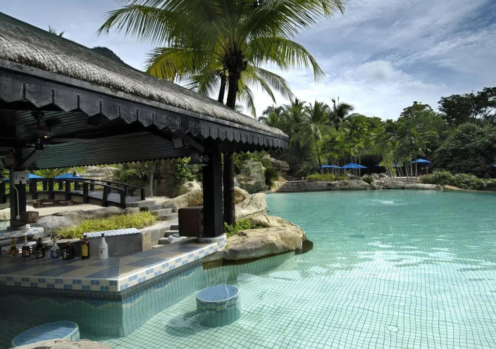 Beach & Waterfront