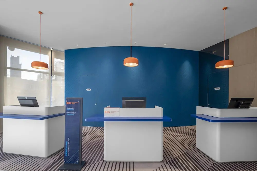 Lobby & Reception