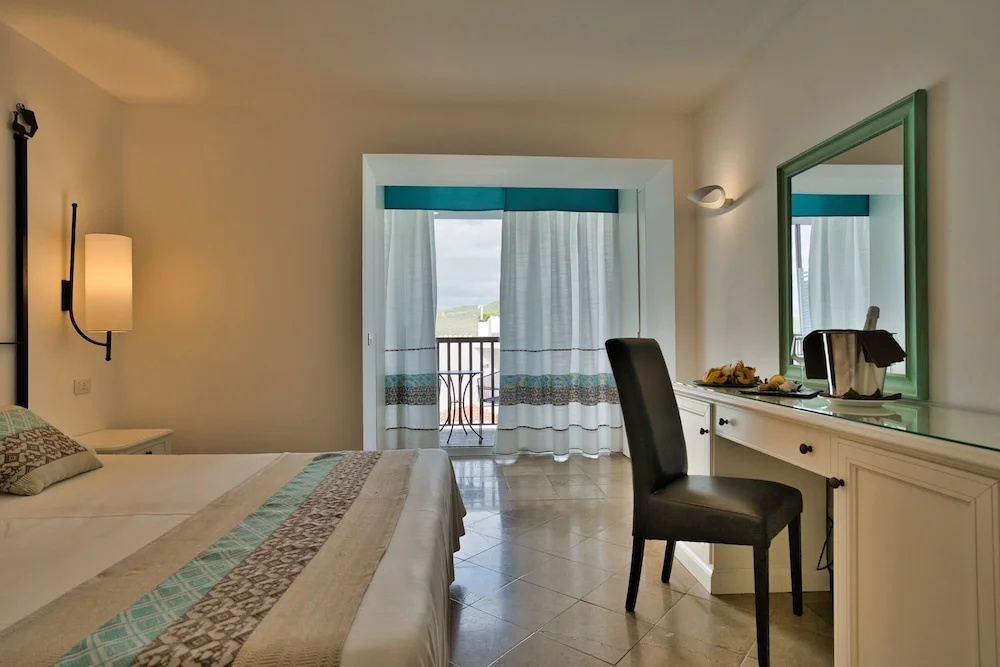 Classic Double room (full double bed)