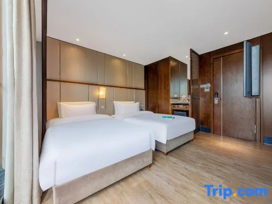 Standard Double room with balcony (full double bed)