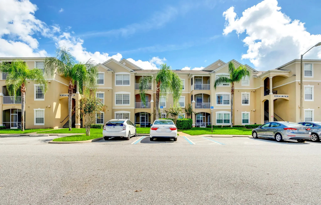Beautiful Vacation Condo at Windsor Palms Resort