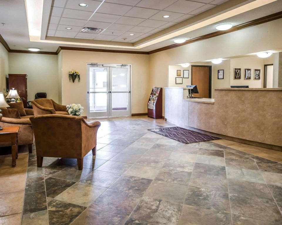 Lobby & Reception