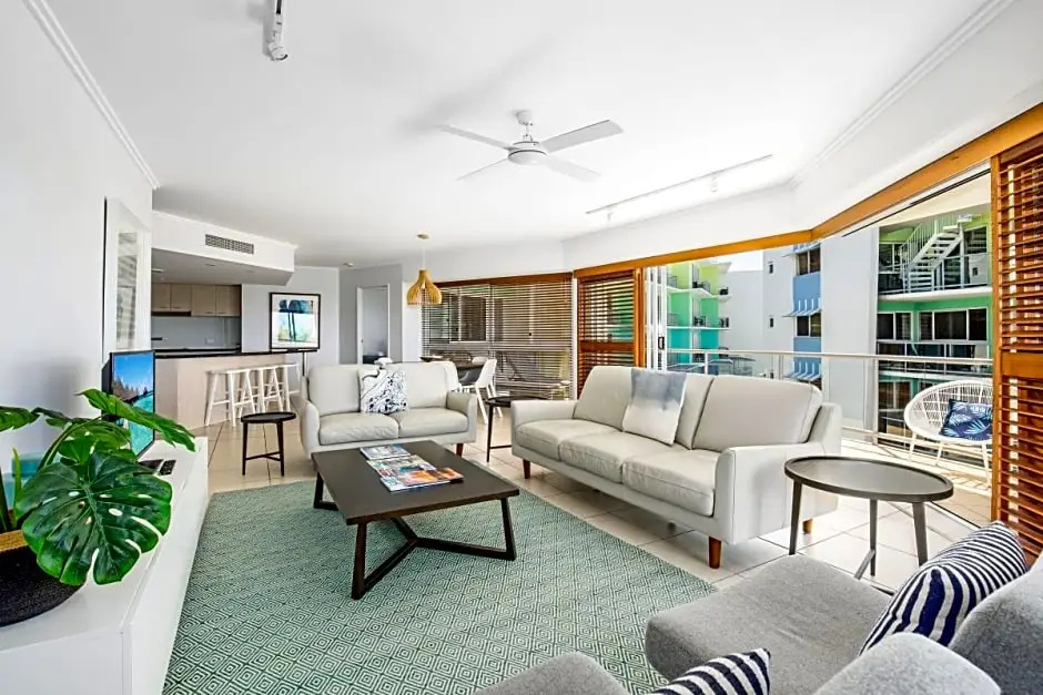 3 Bedrooms Apartment with balcony and oceanfront