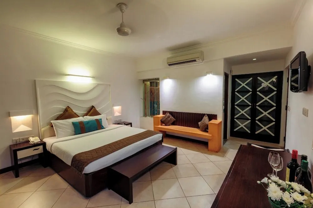 Luxury room with balcony and with pool view
