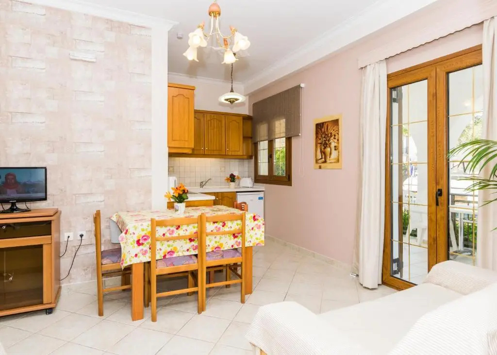 2 Bedrooms Apartment