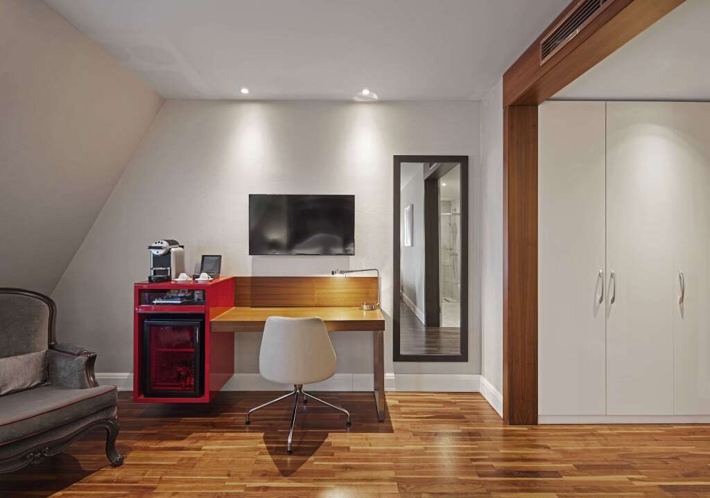 Image 7