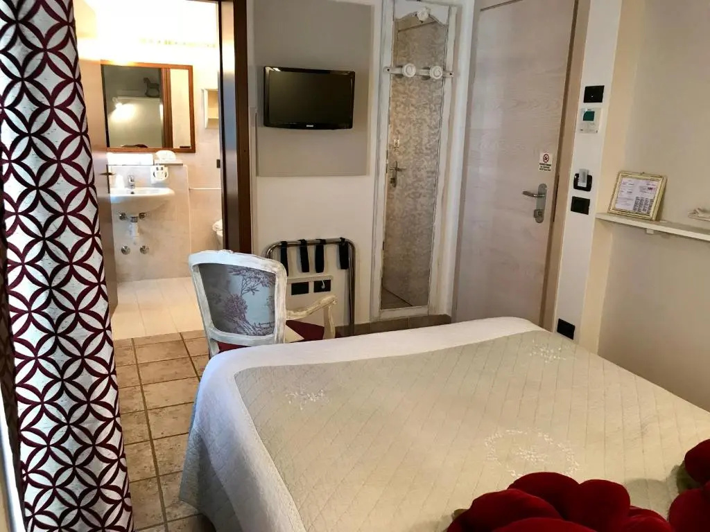 Economy room